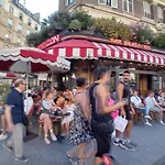 1 Mins Gare Montpatnasse ,Close To Eiffel Tour And Louvre Meusm,Amusing Place