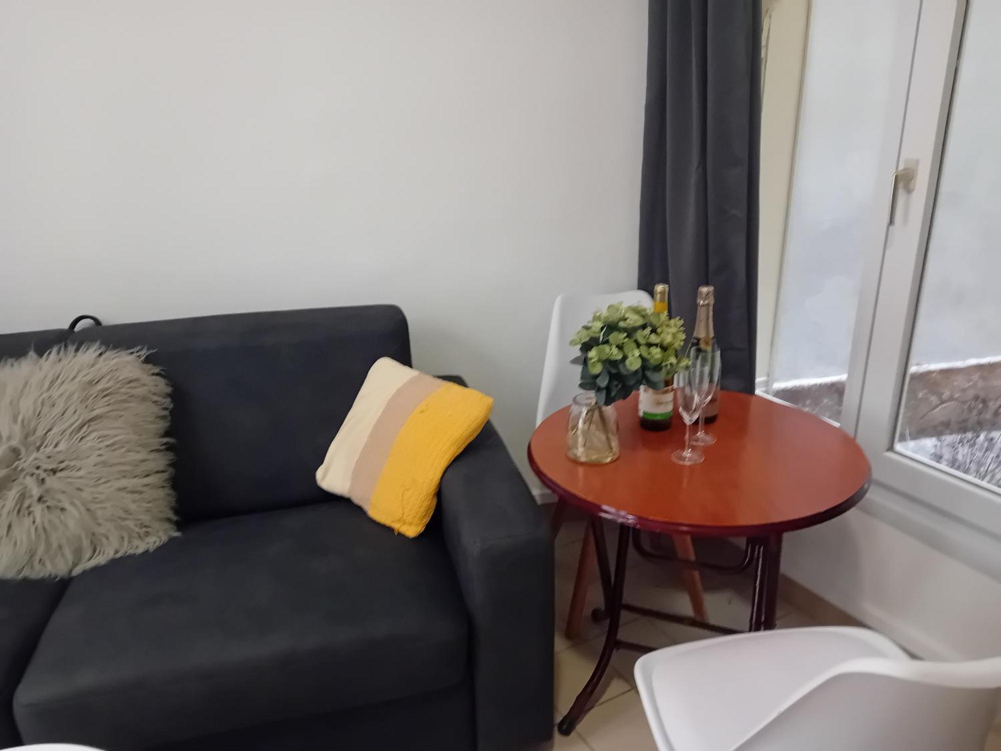 1 Mins Gare Montpatnasse ,close To Eiffel Tour And Louvre Meusm,amusing Place * Paris